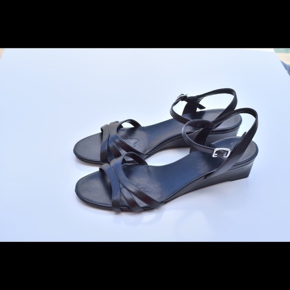 Cole Haan low wedges - Picture 7 of 8